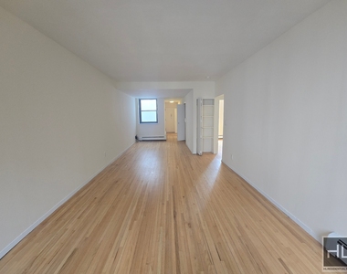 West 52nd Street - Photo Thumbnail 1