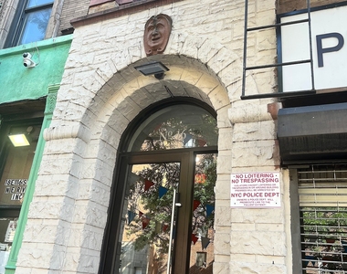 East 116 Street - Photo Thumbnail 7