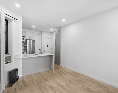 212 Lafayette Street - Photo Thumbnail 3