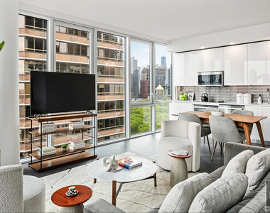 1st Avenue - Photo Thumbnail 1