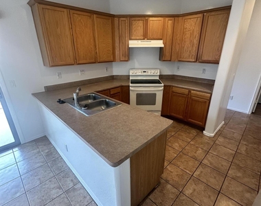 44 S Greenfield Road - Photo Thumbnail 3