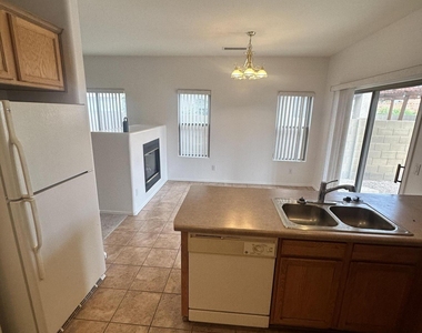 44 S Greenfield Road - Photo Thumbnail 2