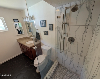 1039 E Larkspur Lane - Photo Thumbnail 6