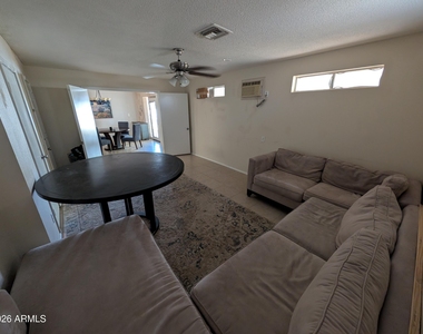 1039 E Larkspur Lane - Photo Thumbnail 17
