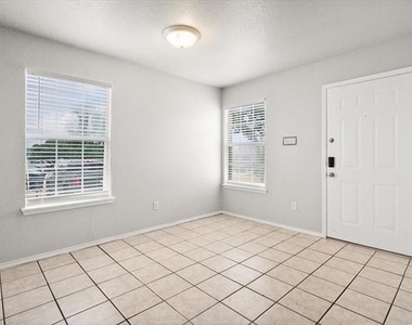 612 Kings Way Drive - Photo Thumbnail 6