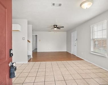 612 Kings Way Drive - Photo Thumbnail 3
