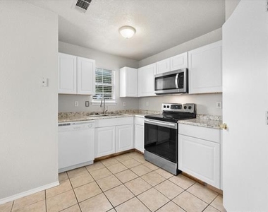 612 Kings Way Drive - Photo Thumbnail 8