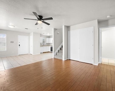 612 Kings Way Drive - Photo Thumbnail 13