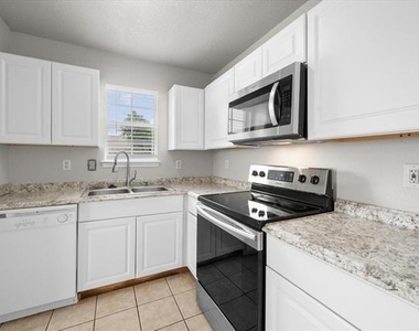 612 Kings Way Drive - Photo Thumbnail 9