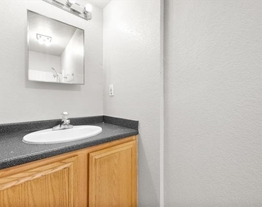 612 Kings Way Drive - Photo Thumbnail 17