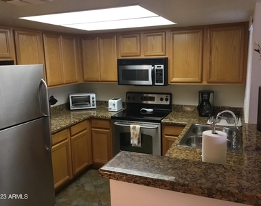 5757 W Eugie Avenue - Photo Thumbnail 9