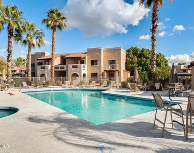 5757 W Eugie Avenue - Photo Thumbnail 2