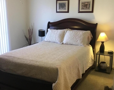 5757 W Eugie Avenue - Photo Thumbnail 12