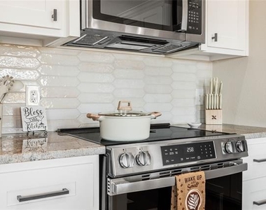 7611 Hudson Way - Photo Thumbnail 23