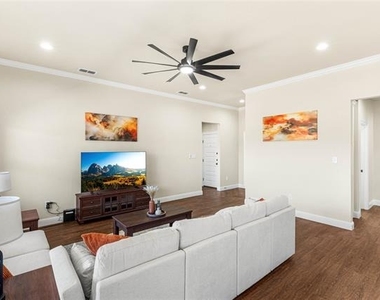 7611 Hudson Way - Photo Thumbnail 29