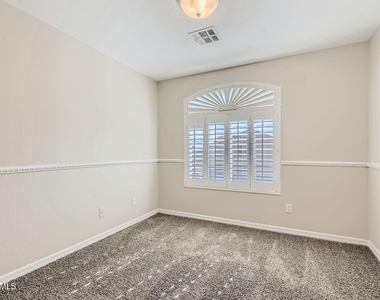 17456 W Mauna Loa Lane - Photo Thumbnail 8