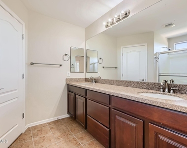 17456 W Mauna Loa Lane - Photo Thumbnail 6