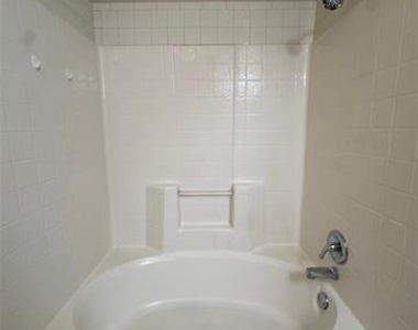 957 Austin Court - Photo Thumbnail 12