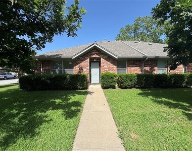 957 Austin Court - Photo Thumbnail 18