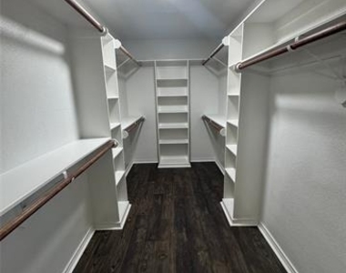 957 Austin Court - Photo Thumbnail 16