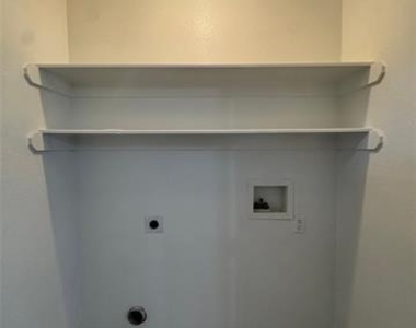 957 Austin Court - Photo Thumbnail 9