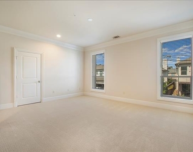 6525 Bandera Avenue - Photo Thumbnail 4