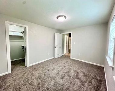 5280 Atwell Lane - Photo Thumbnail 7