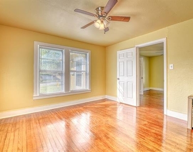 1559 Vermont Avenue - Photo Thumbnail 7