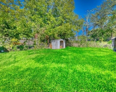 1559 Vermont Avenue - Photo Thumbnail 17