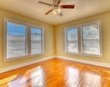 1559 Vermont Avenue - Photo Thumbnail 5