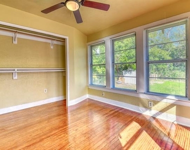 1559 Vermont Avenue - Photo Thumbnail 13