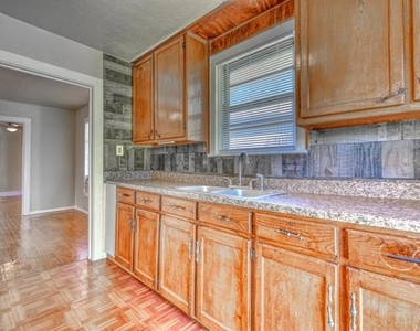 1559 Vermont Avenue - Photo Thumbnail 14