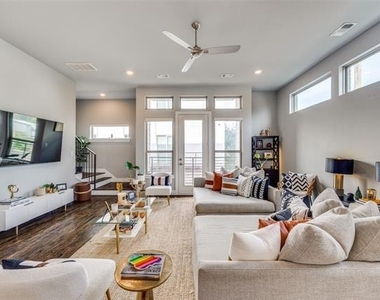 4222 Roseland Avenue - Photo Thumbnail 6