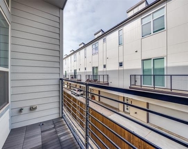 4222 Roseland Avenue - Photo Thumbnail 22