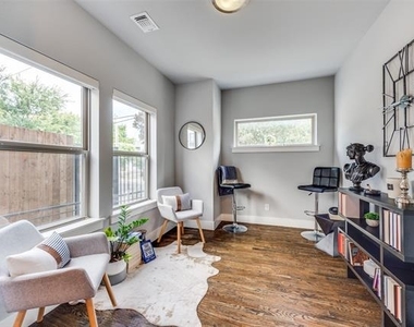 4222 Roseland Avenue - Photo Thumbnail 4