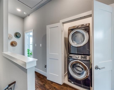 4222 Roseland Avenue - Photo Thumbnail 20