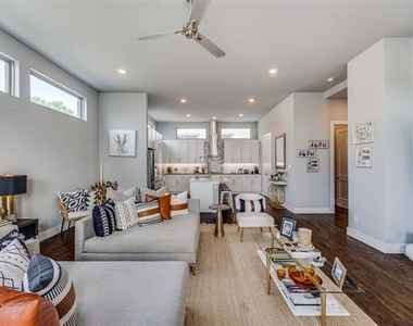 4222 Roseland Avenue - Photo Thumbnail 5