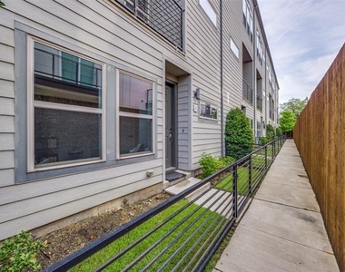 4222 Roseland Avenue - Photo Thumbnail 2