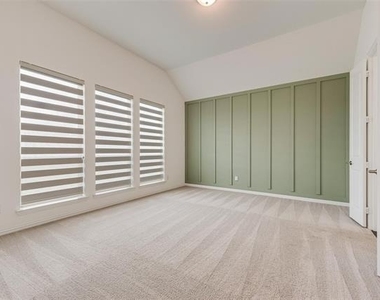 536 Cedarwood Street - Photo Thumbnail 18