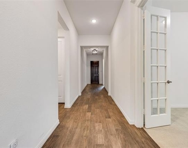 536 Cedarwood Street - Photo Thumbnail 3