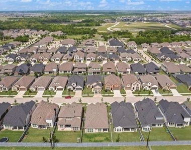 536 Cedarwood Street - Photo Thumbnail 36