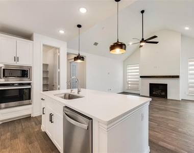 536 Cedarwood Street - Photo Thumbnail 13