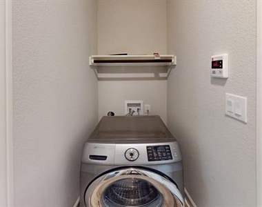904 Emerson Drive - Photo Thumbnail 18