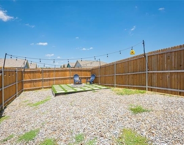 6804 Bramblewood Drive - Photo Thumbnail 8