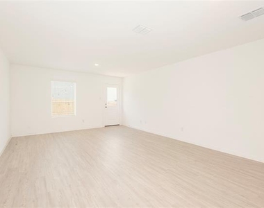 6804 Bramblewood Drive - Photo Thumbnail 21