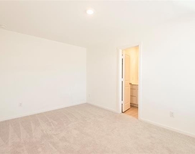 6804 Bramblewood Drive - Photo Thumbnail 22