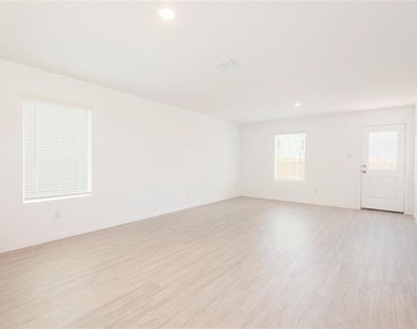 6804 Bramblewood Drive - Photo Thumbnail 19