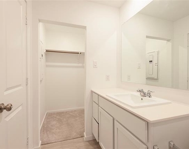 6804 Bramblewood Drive - Photo Thumbnail 24