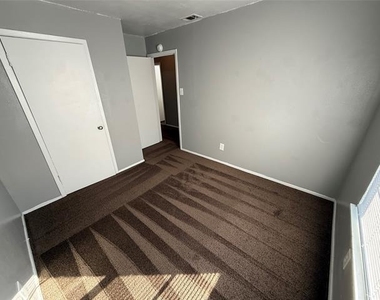 1714 Short Street - Photo Thumbnail 7
