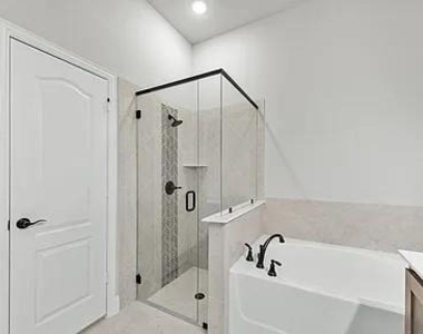 3244 Southampton Drive - Photo Thumbnail 15